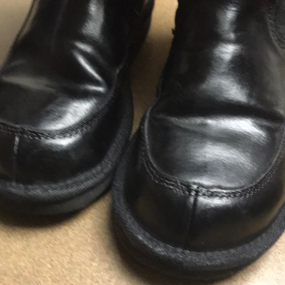 Ugg Boots - Picture 3 of 8